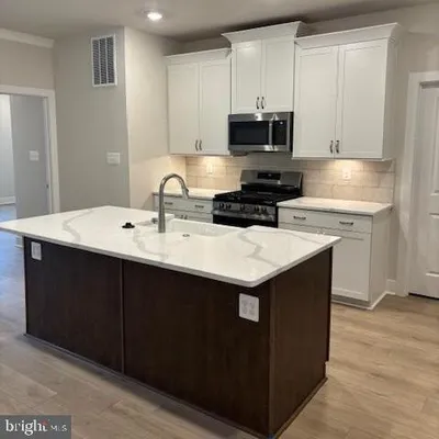 Property Slideshow image 3 of 12 | 342 gallagher dr, Ocean View, DE, 19970