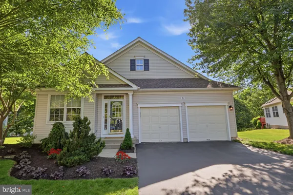 Property Slideshow image 2 of 31 | 8 tupelo ln, Langhorne, PA, 19047