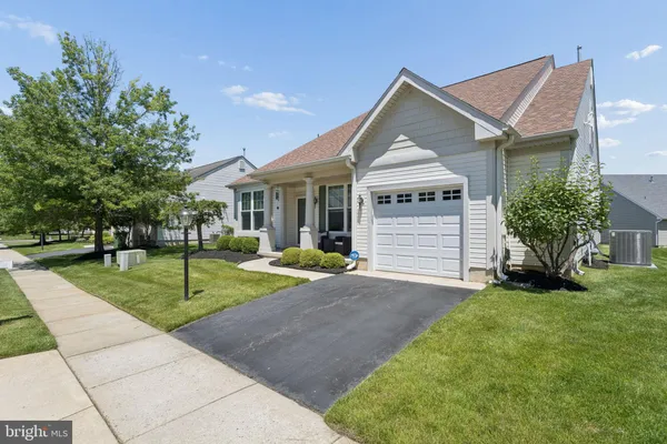 Property Slideshow image 3 of 31 | 3 impatiens ct, Marlton, NJ, 08053