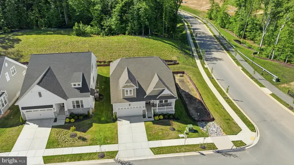 Property Slideshow image 2 of 35 | 5361 kings canyon ct, White Plains, MD, 20695