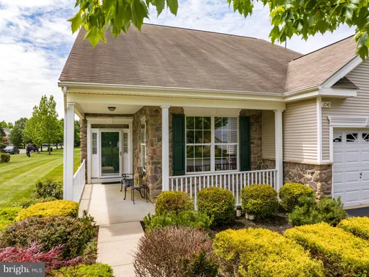 Property Slideshow image 2 of 39 | 2040 kingsview rd, Macungie, PA, 18062