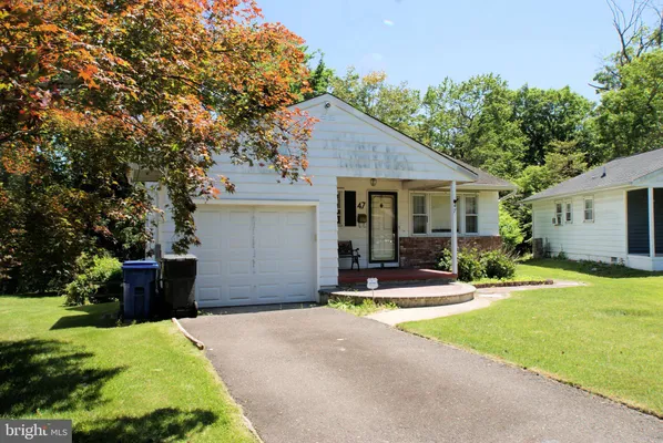Property Slideshow image 3 of 24 | 47 coral bell holw, Toms River, NJ, 08755