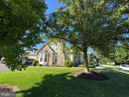 Property Slideshow image 3 of 3 | 386 shady brook dr 162, Langhorne, PA, 19047