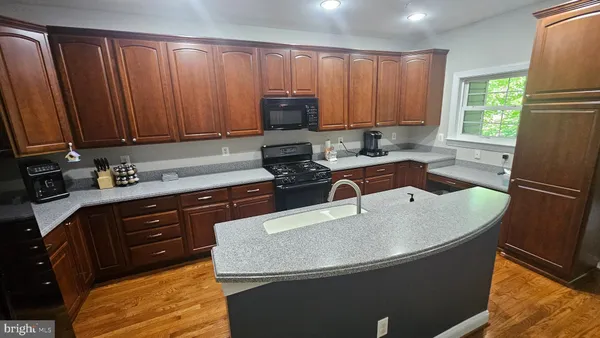Property Slideshow image 3 of 31 | 8507 ice crystal dr 141, Laurel, MD, 20723