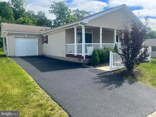 Property Slideshow image 3 of 41 | 66 random rd, Douglassville, PA, 19518