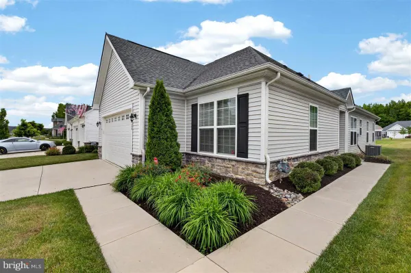 Property Slideshow image 2 of 37 | 1426 whispering woods rd, Middletown, DE, 19709