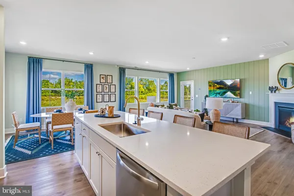 Property Slideshow image 3 of 18 | 10109 shenandoah ln, White Plains, MD, 20695