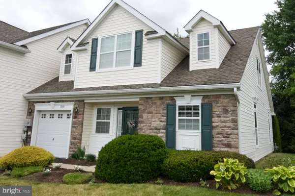 Property Slideshow image 3 of 33 | 500 harvest dr, Blandon, PA, 19510