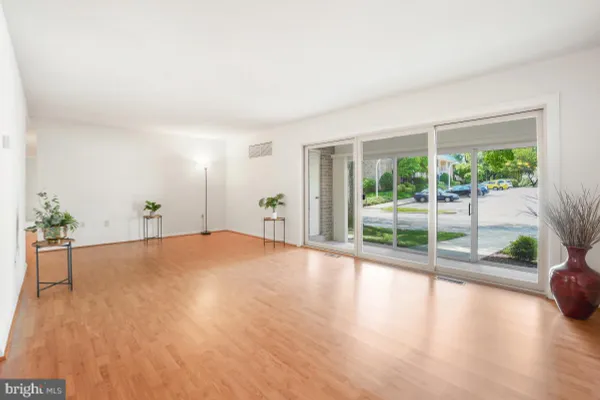 Property Slideshow image 2 of 49 | 3346 chiswick ct 58-1b, Silver Spring, MD, 20906