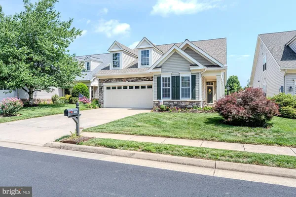 Property Slideshow image 2 of 38 | 13728 fieldstone way, Gainesville, VA, 20155