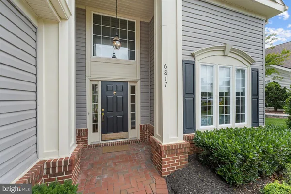Property Slideshow image 2 of 35 | 6817 derby run way, Gainesville, VA, 20155