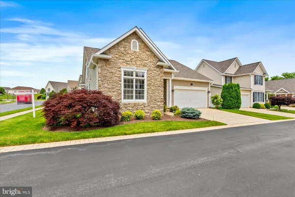 Property Slideshow image 3 of 56 | 2 derr ln, Middletown, MD, 21769