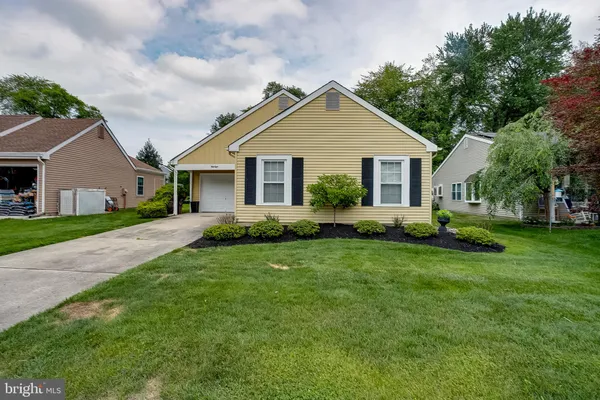 Property Slideshow image 2 of 28 | 58 sheffield pl, Southampton, NJ, 08088