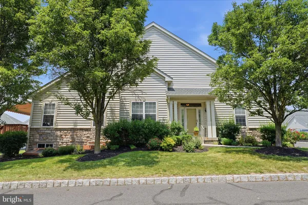 Property Slideshow image 2 of 41 | 301 eaton ct 20, Warrington, PA, 18976