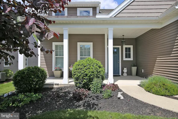 Property Slideshow image 2 of 48 | 1034 grant cir, Lebanon, PA, 17042