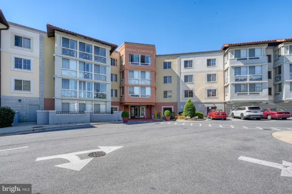 Property Slideshow image 2 of 30 | 14800 pennfield cir 202, Silver Spring, MD, 20906