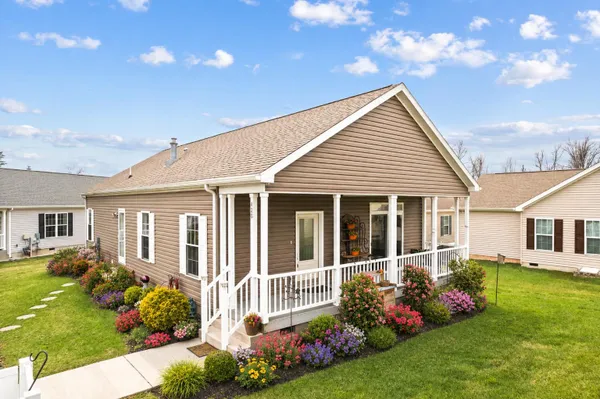 Property Slideshow image 2 of 30 | 420 dandelion dr, Blue Bell, PA, 19422