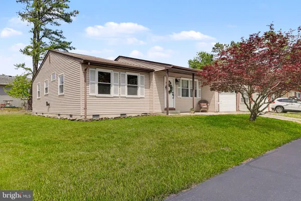 Property Slideshow image 2 of 27 | 20 hummingbird ln, Whiting, NJ, 08759