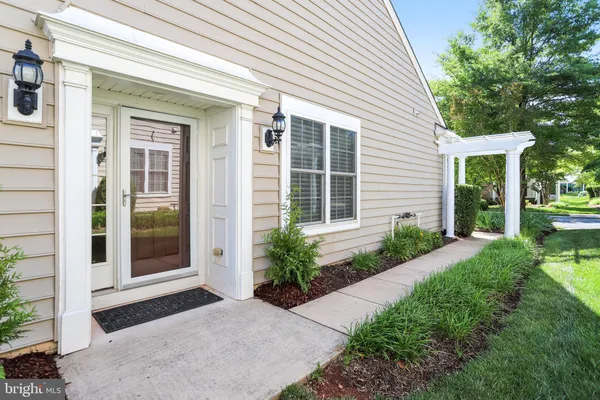 Property Slideshow image 2 of 58 | 44406 adare manor sq, Ashburn, VA, 20147