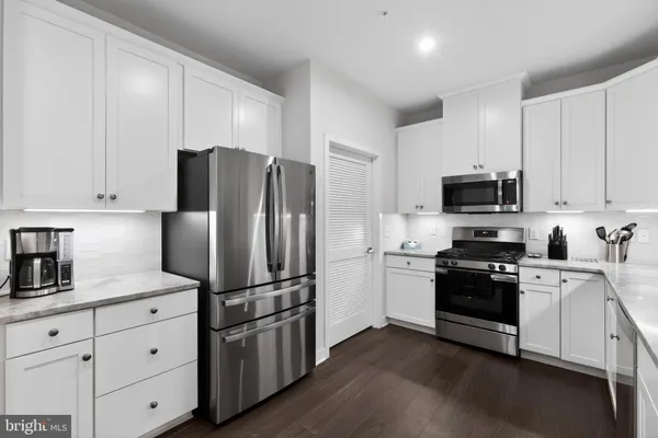 Property Slideshow image 3 of 53 | 53 griffin way, Yardley, PA, 19067