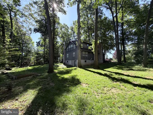 Property Slideshow image 3 of 14 | 6067 greenbriar ct, Fayetteville, PA, 17222