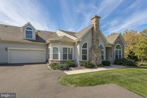 Property Slideshow image 3 of 41 | 29 shady brook dr 44, Langhorne, PA, 19047