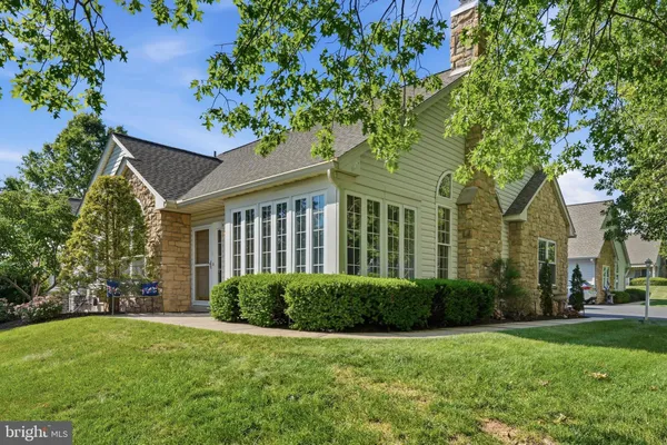 Property Slideshow image 2 of 38 | 185 lions gate cir, Souderton, PA, 18964