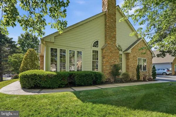 Property Slideshow image 3 of 38 | 185 lions gate cir, Souderton, PA, 18964