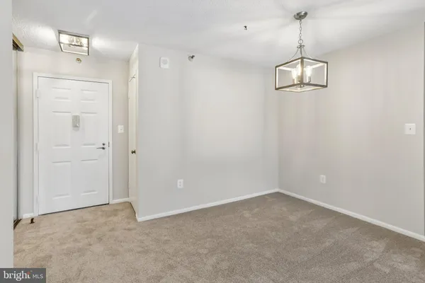 Property Slideshow image 3 of 28 | 15107 interlachen dr 2-620, Silver Spring, MD, 20906