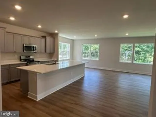 Property Slideshow image 3 of 20 | 10109 shenandoah ln, White Plains, MD, 20695