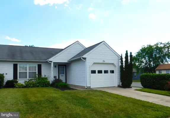 Property Slideshow image 2 of 22 | 6979 arbor dr, Frederick, MD, 21703