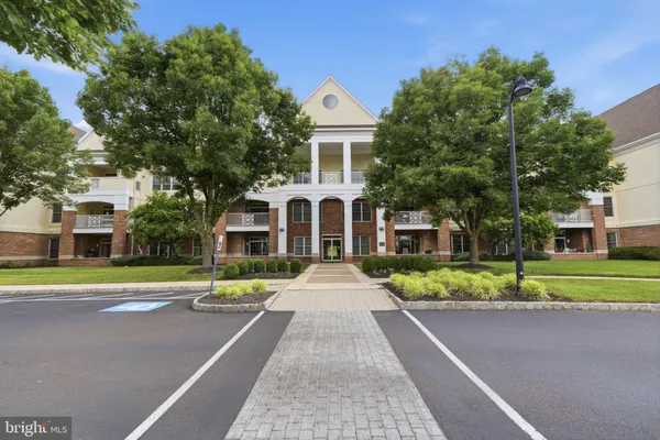 Property Slideshow image 2 of 29 | 2207 meridian blvd 2207, Warrington, PA, 18976
