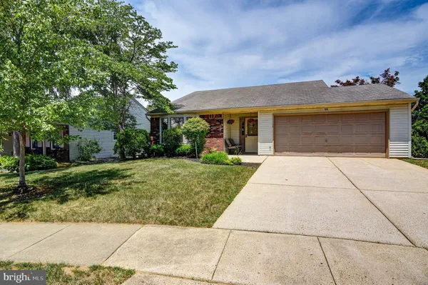 Property Slideshow image 2 of 41 | 14 waterwheel ct, Columbus, NJ, 08022