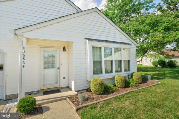 Property Slideshow image 3 of 95 | 6864 snowberry ct, Frederick, MD, 21703