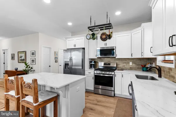 Property Slideshow image 3 of 31 | 614 greenbriar path, Cochranville, PA, 19330