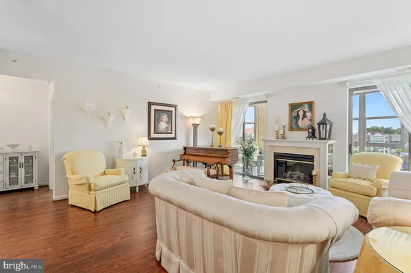 Property Slideshow image 2 of 60 | 19350 magnolia grove sq 406, Leesburg, VA, 20176