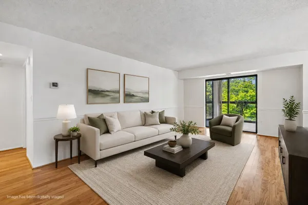 Property Slideshow image 3 of 33 | 15115 interlachen dr 3-311, Silver Spring, MD, 20906