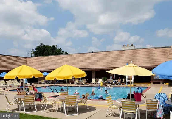Property Slideshow image 2 of 10 | 20201 delaire landing rd 201, Philadelphia, PA, 19114