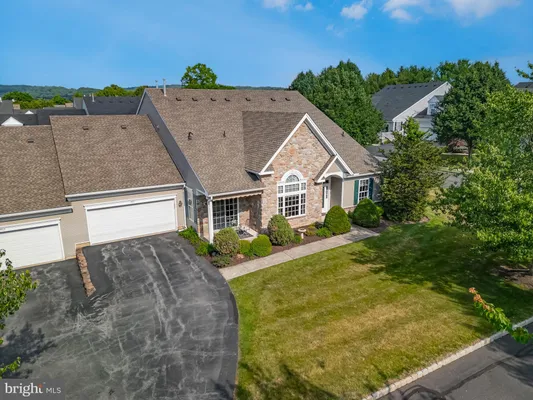 Property Slideshow image 3 of 46 | 1861 felicity ln, Hellertown, PA, 18055