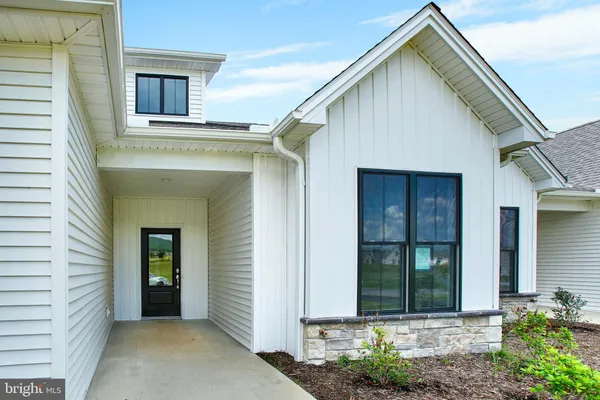Property Slideshow image 2 of 29 | 7688 thrush ln, Fayetteville, PA, 17222