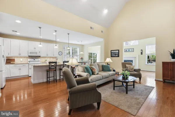 Property Slideshow image 2 of 51 | 1063 presidents dr, Lititz, PA, 17543
