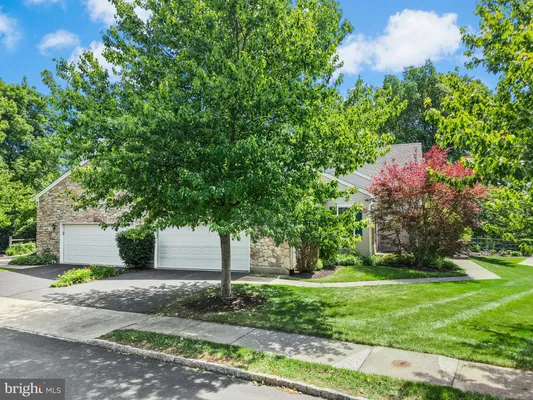 Property Slideshow image 3 of 36 | 1871 caryn dr, Hellertown, PA, 18055