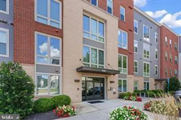 Property Slideshow image 3 of 81 | 6101 fairview farm dr 309, Alexandria, VA, 22315