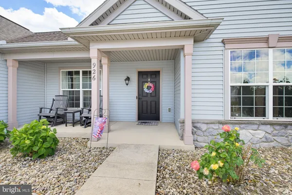 Property Slideshow image 2 of 36 | 926 sweetbay ln, Lebanon, PA, 17046