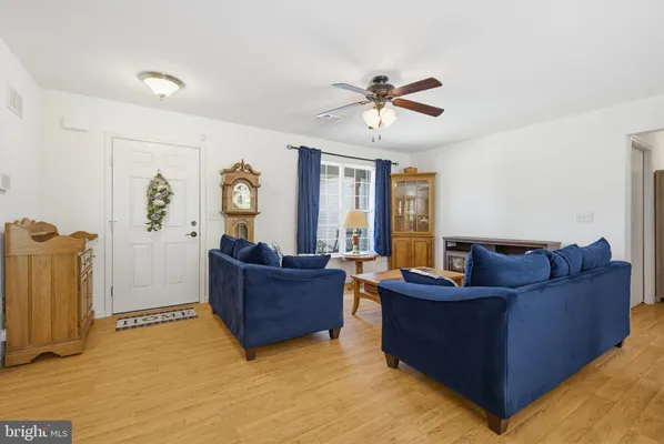 Property Slideshow image 3 of 36 | 926 sweetbay ln, Lebanon, PA, 17046