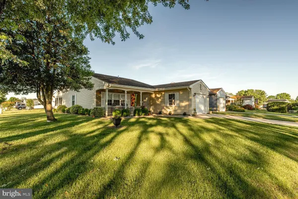 Property Slideshow image 2 of 35 | 9 chelsea pl, Southampton, NJ, 08088