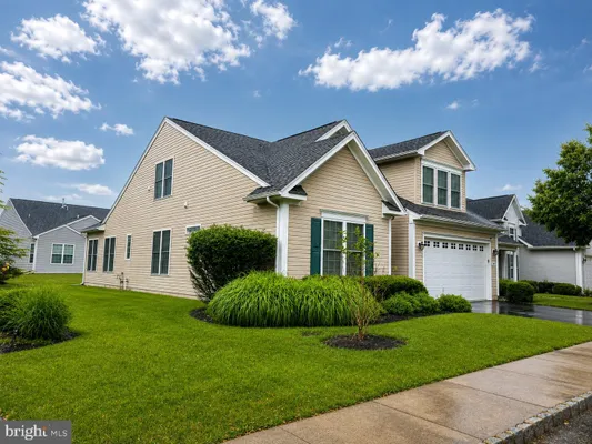 Property Slideshow image 2 of 11 | 1666 wisteria way, Garnet Valley, PA, 19060