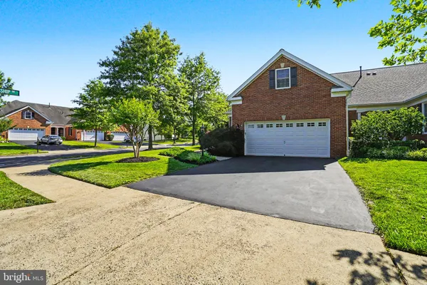Property Slideshow image 2 of 44 | 5134 curran creek dr, Haymarket, VA, 20169