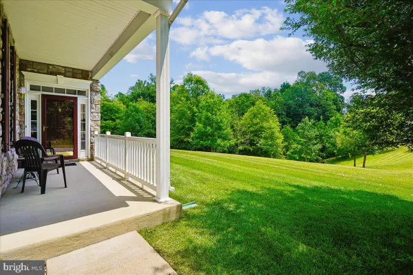 Property Slideshow image 3 of 62 | 17021 four seasons dr, Dumfries, VA, 22025