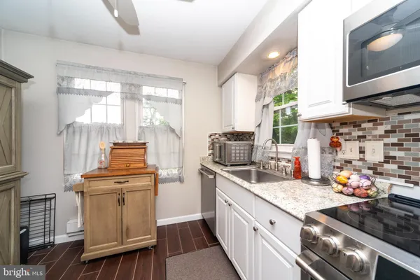 Property Slideshow image 3 of 17 | 6 stoneham pl, Manchester Township, NJ, 08759
